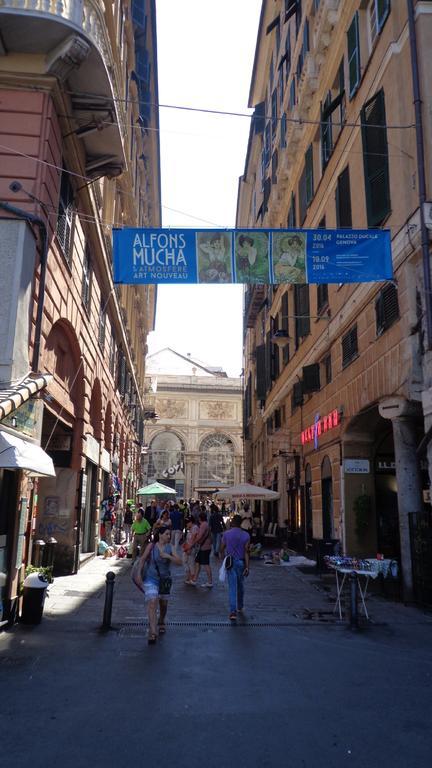 Cavour16 Rent Bedrooms Genua Exterior foto